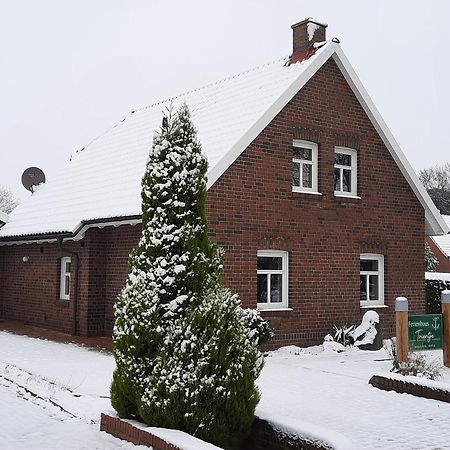 Tolles Ferienhaus In Pilsum - Ferienhaus Trientje - Mit Garten Und Ueberdachter Terrasse ภายนอก รูปภาพ