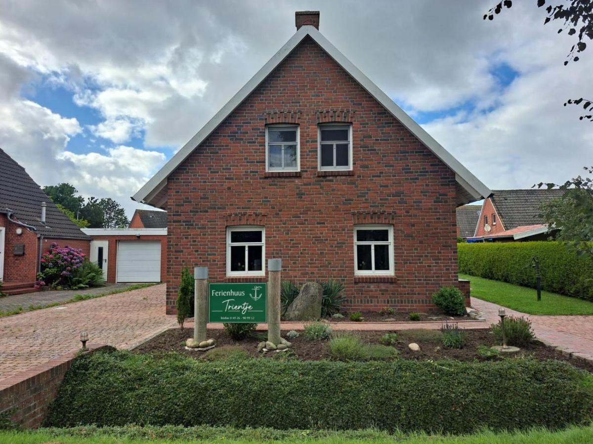Tolles Ferienhaus In Pilsum - Ferienhaus Trientje - Mit Garten Und Ueberdachter Terrasse ภายนอก รูปภาพ