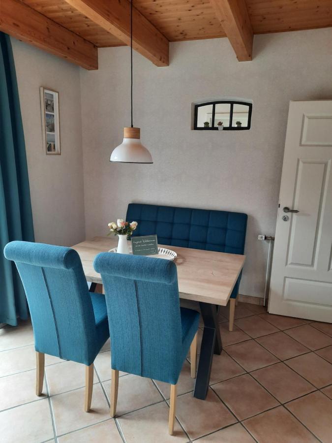 Tolles Ferienhaus In Pilsum - Ferienhaus Trientje - Mit Garten Und Ueberdachter Terrasse ภายนอก รูปภาพ