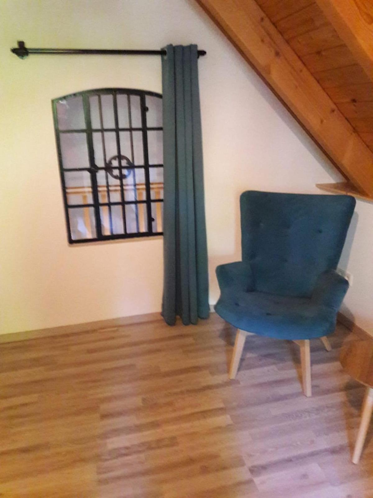 Tolles Ferienhaus In Pilsum - Ferienhaus Trientje - Mit Garten Und Ueberdachter Terrasse ภายนอก รูปภาพ
